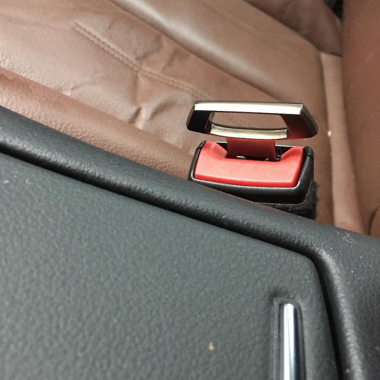 Drapop 1pcs Car Safety Belt Buckle Clip Zinc Alloy Seat Belt Stopper Plug Muffler Buckle