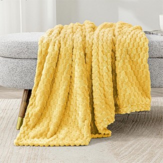 Fleece Twin Blanket for Couch & Bed - Super Soft and Cozy Warm Fuzzy Blanket