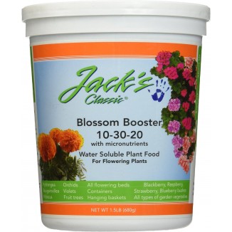  Blossom Booster 10-30-20 Water Soluble Plant Food for Flowering Plants