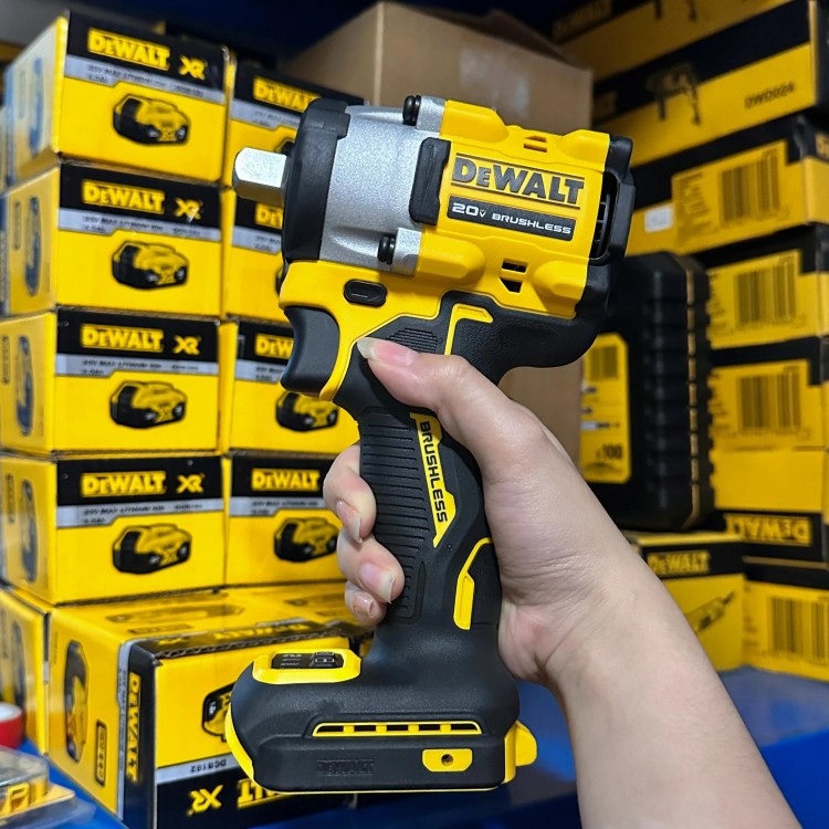 Dewalt 20V Brushless Impact Wrench DCF922 1/2 in Cordless Electric Wrench With Detent Pin Anvil ATOMIC 610NM High Torque Wrench